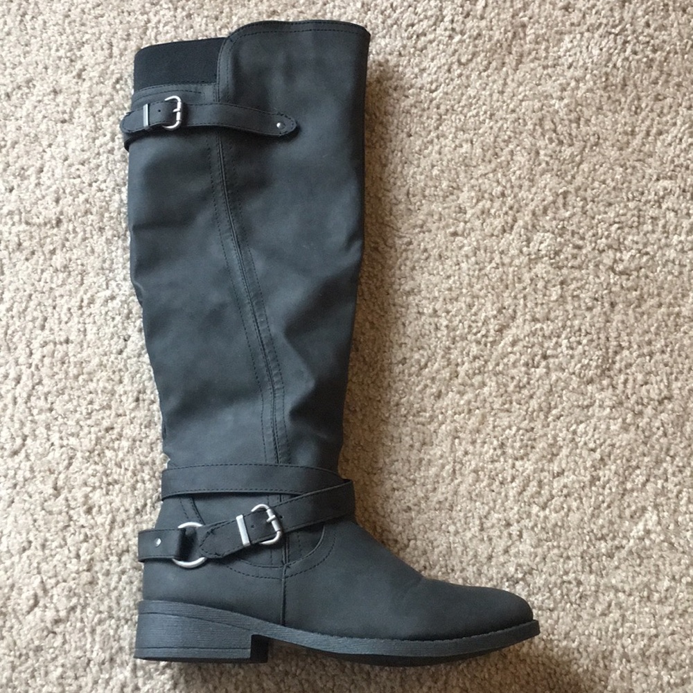 Black riding boots, worn once great condition!